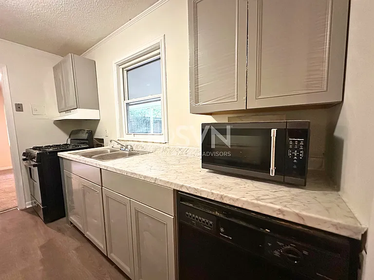 1616 Gilda Cir — Photo 5