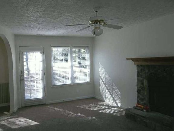 2nd image of 950 Willow Springs Ct
