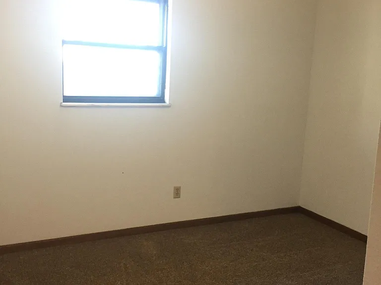 315 East Ln #4 — Photo 5
