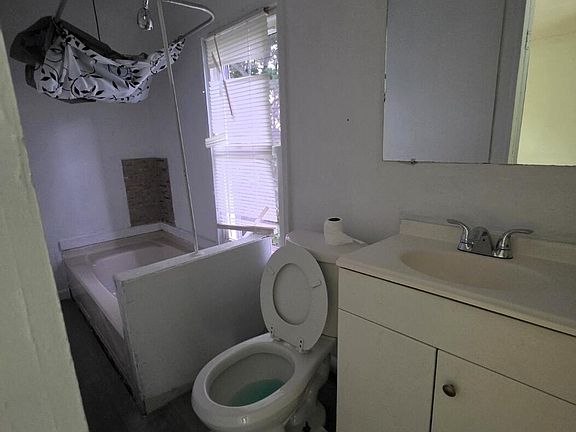 2nd image of 1024 S Webster Ave 2