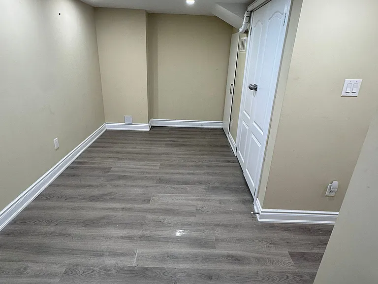 140 Cadillac Cres #BASEMENT — Photo 5
