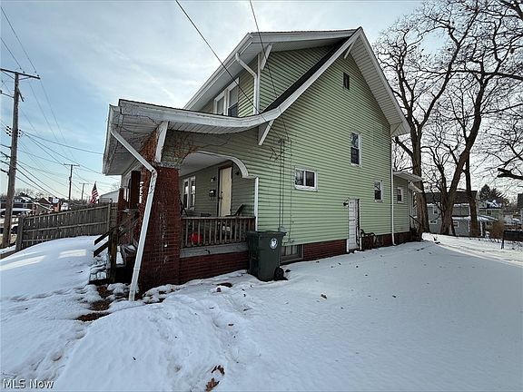 5th image of 1431 Arnold Ave NW