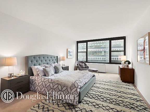 4th image of 117 E 57th St #22FG