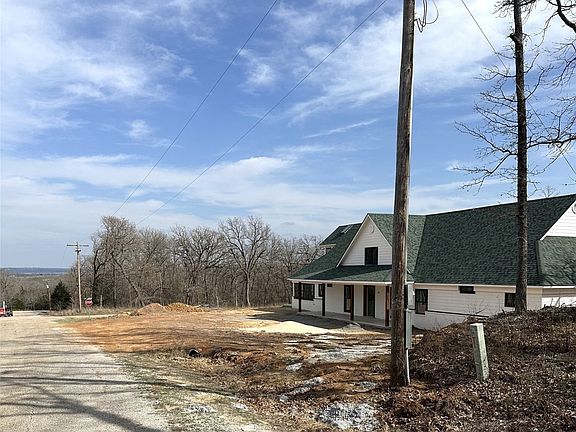 3rd image of 1937 Red Oak Dr