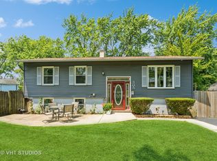 305 Stuart Rd, Lockport, IL 60441