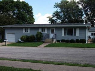 106 4th St N, Springville, IA 52336