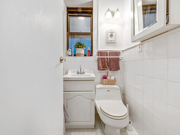 5th image of 206 W 88th St APT 2W
