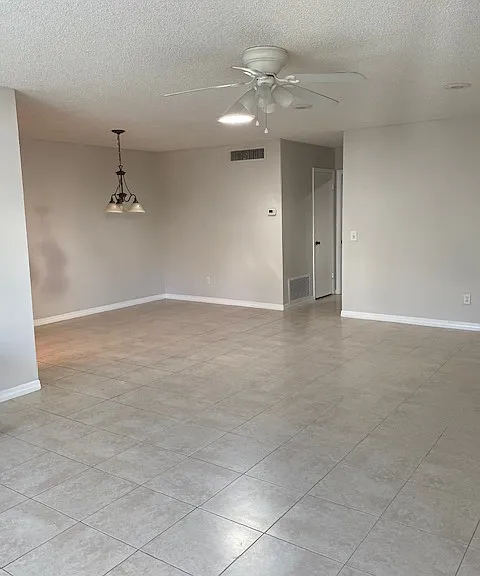 Living / dining area.