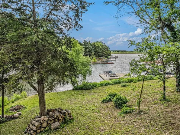 133 W Sugar Lake Dr, Mound City, KS 66056