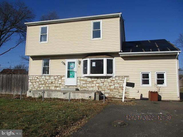 1st image of 38 Green Lynne Dr
