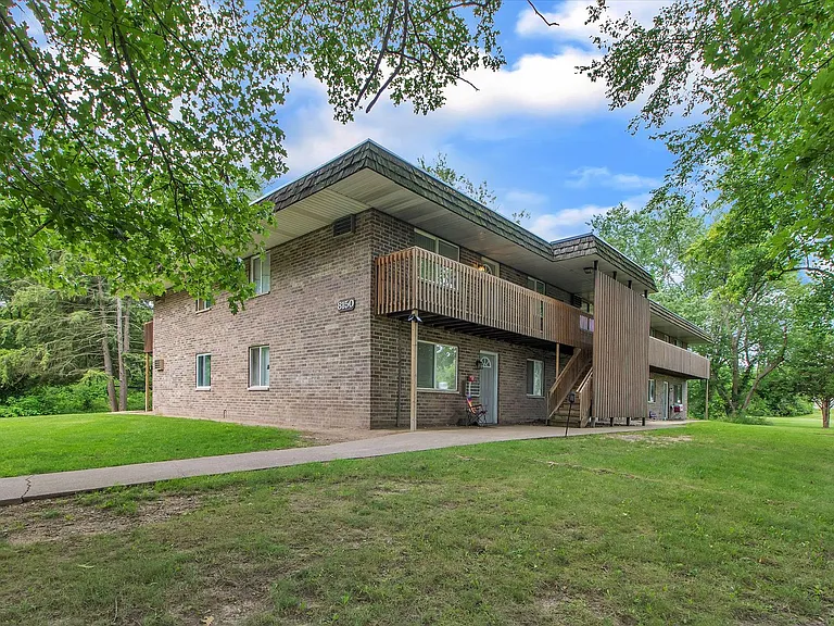 Birchwood Apartments (BW Apartments LLC) — Photo 2