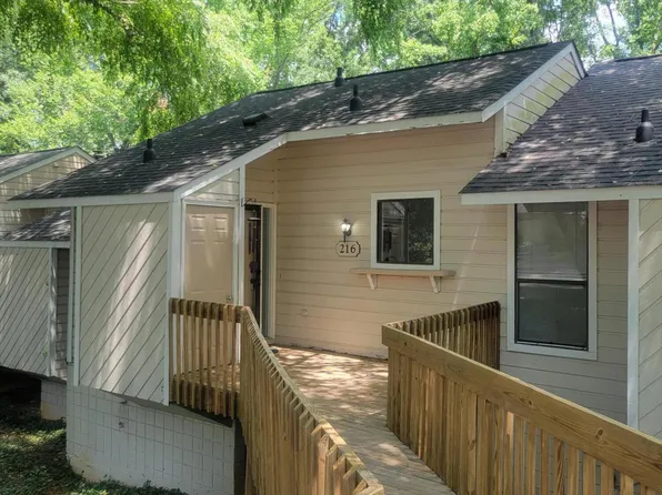 216 Concannon Ct, Cary, NC 27511
