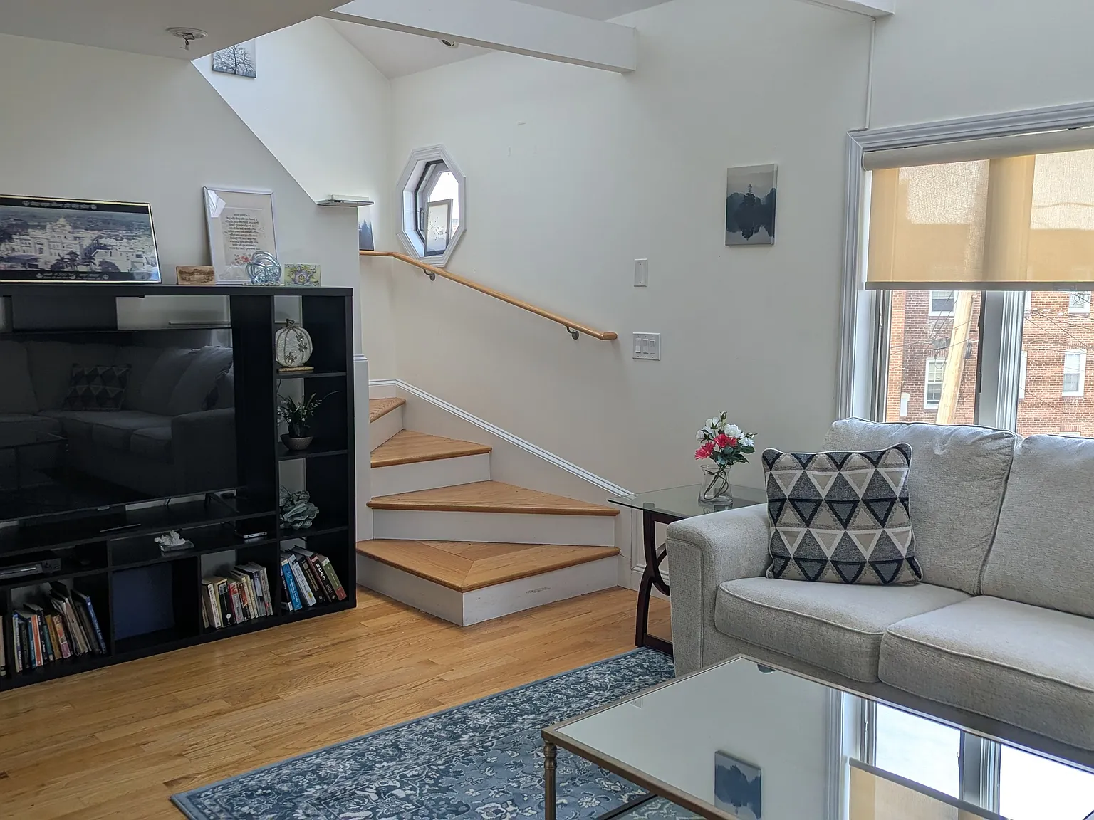 4 bed, 2210 sqft, $5,000 — Photo 2