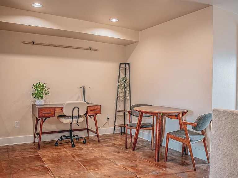 Dining/work area