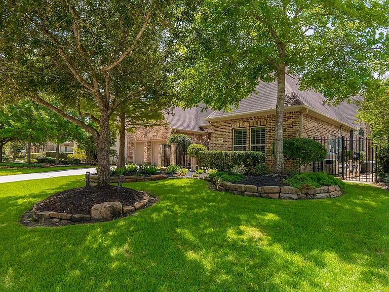 31 Woodglade Way — Photo 4