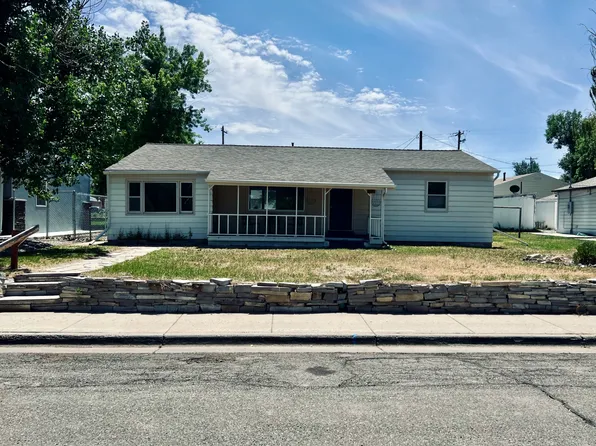 735 Clark St, Thermopolis, WY 82443