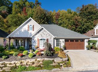 58 Carriage Highlands Ct, Hendersonville, NC 28791