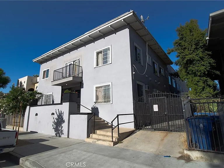 1112 Elden Ave #4 — Photo 1