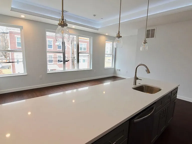 1337 N Franklin St #2-1 — Photo 2