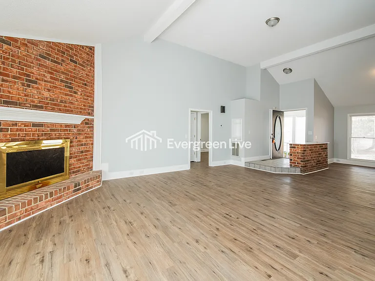 225 Deer Run Rd — Photo 3