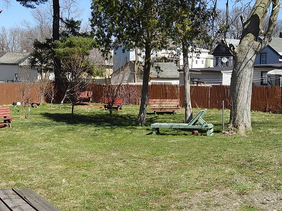 3rd image of 1132 Whitesboro St