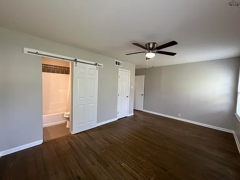 1824 Woodrow Ave — Photo 19