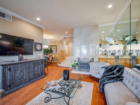 5th image of 20950 Oxnard St APT 5