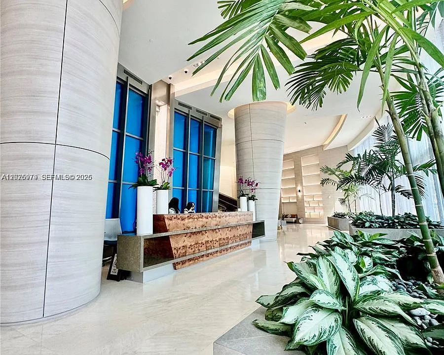 18201 Collins Ave #5307