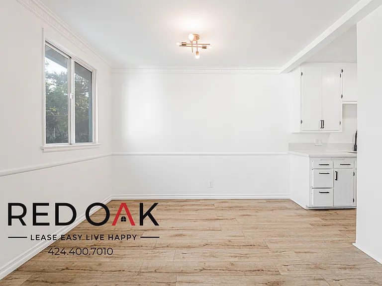 820 S Gramercy Pl #11 — Photo 2
