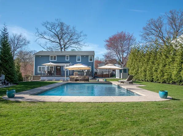 19 Evergreen Lane, Pearl River, NY 10965