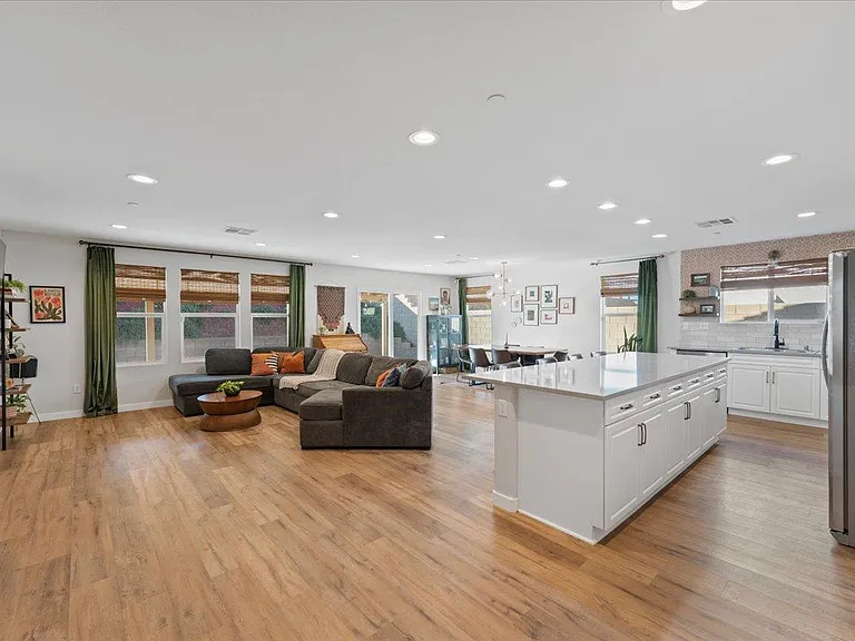 14373 Lorado Way — Photo 3