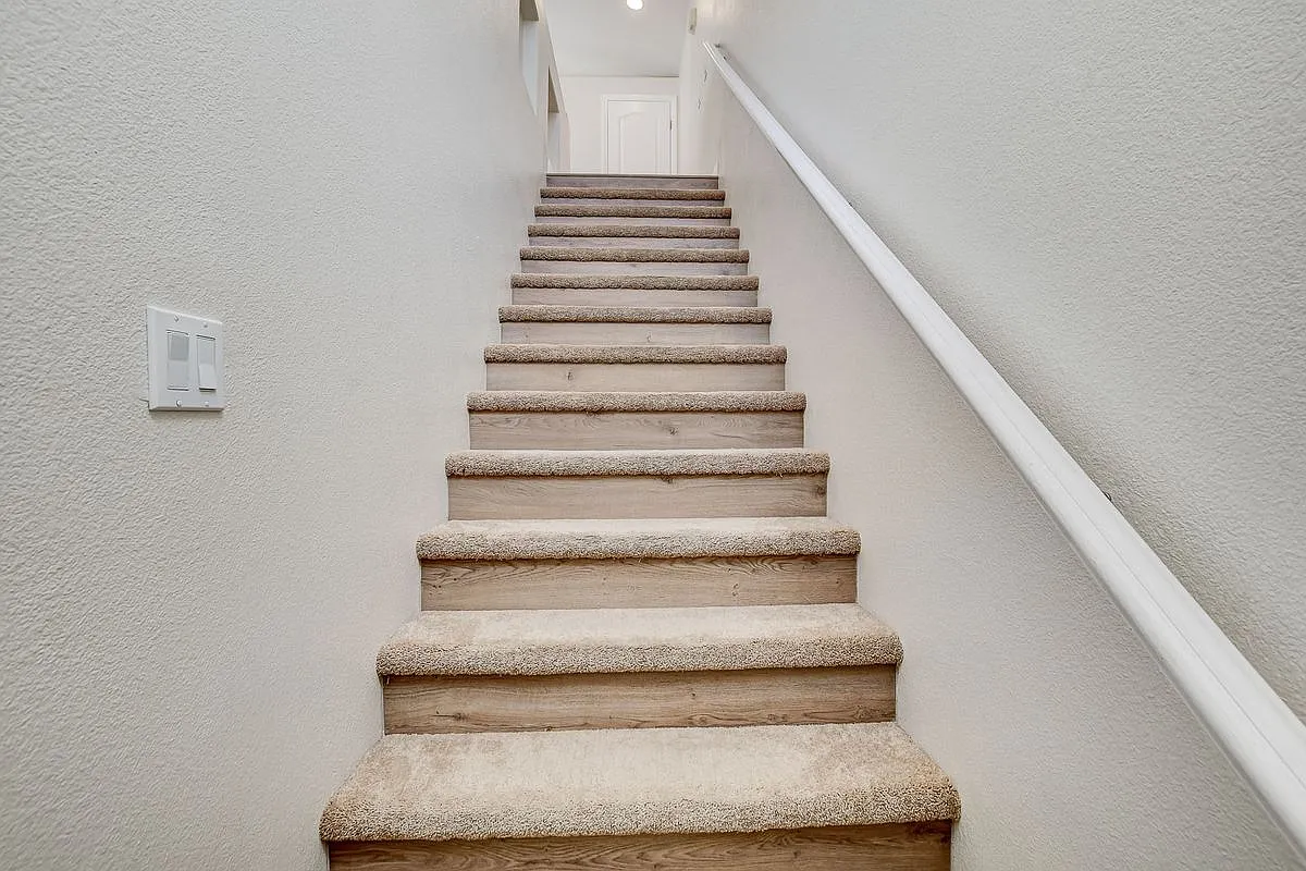 2 bed, 2.0 bath, 1083 sqft, $1,750 — Photo 2