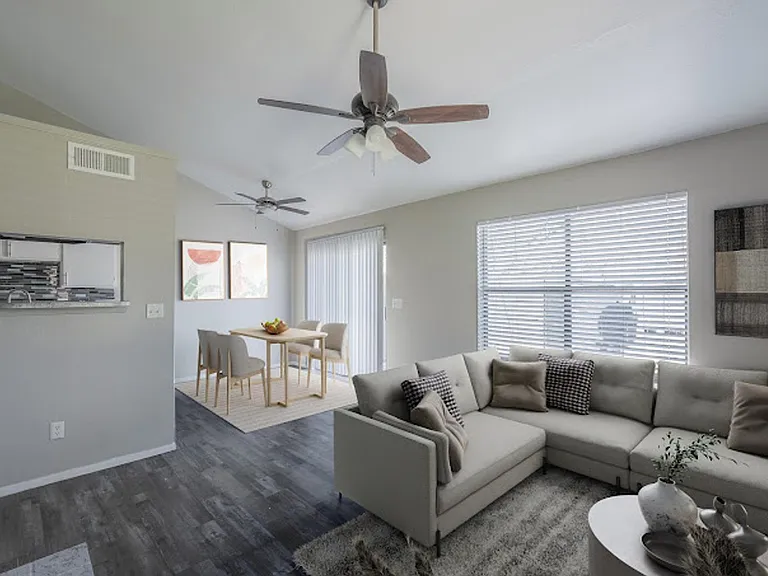 1209 Alder Dr #1702 — Photo 2