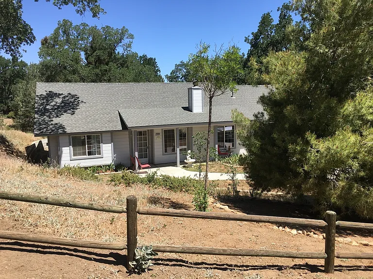 22131 Alps Ct — Photo 4