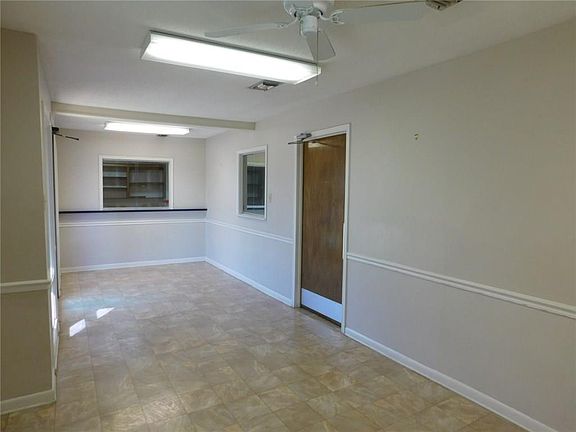 3rd image of 3832 Independence Dr