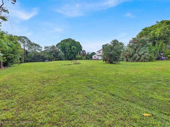 7450 Lyons Rd, Pompano Beach, FL 33073