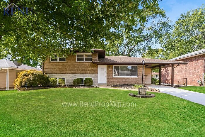 1st image of 470 Ryan Dr