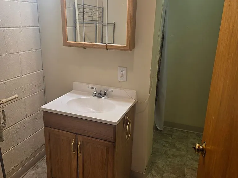 322 Webster St — Photo 41