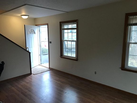 5th image of 499 Newcomb St #4