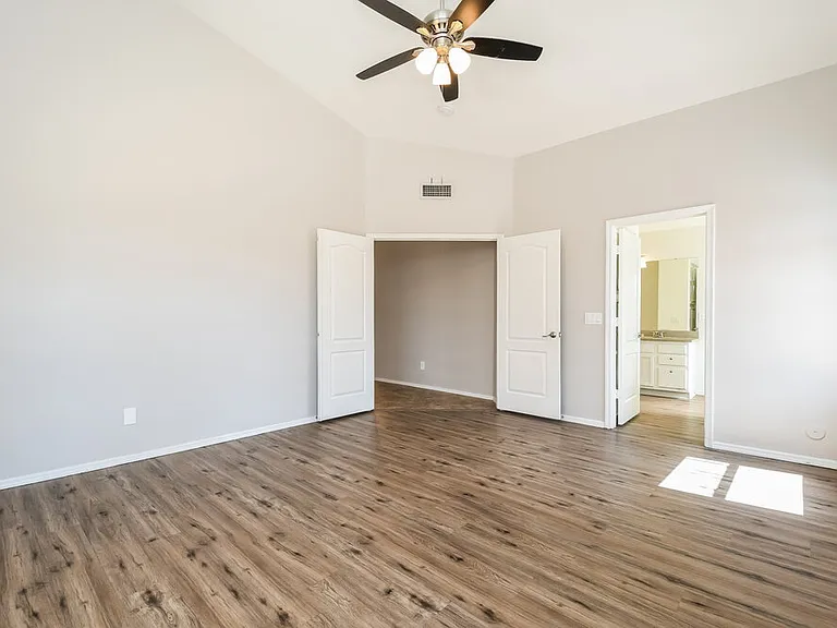 1058 S Sierra St — Photo 10