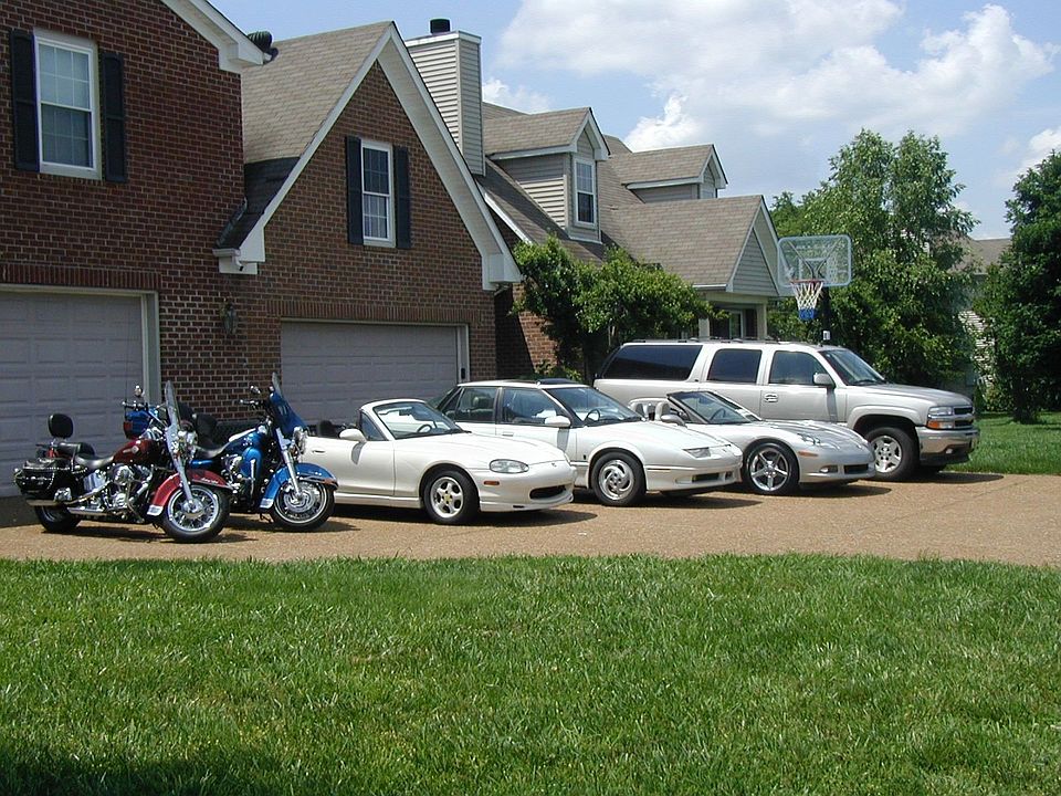 1st image of 2877 Iroquois Dr