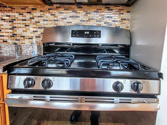 4th image of 8402 143rd St APT 202