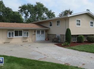 107 Redbud Dr, Joliet, IL 60433