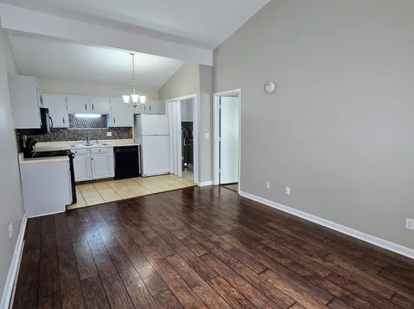 3703 Squaw Valley Dr SW Unit B, Huntsville, AL 35805