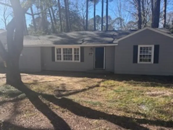 2121 Oakhurst Dr, Jackson, MS 39204