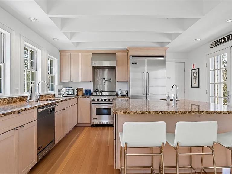 25 Washington St — Photo 5