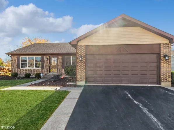 1010 Pheasant Trl, Carol Stream, IL 60188