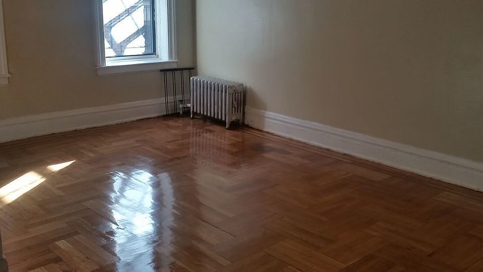 2nd image of 510 Ocean Pkwy APT 2D
