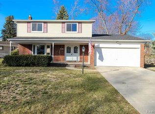 38311 Sarnette St, Clinton Township, MI 48036