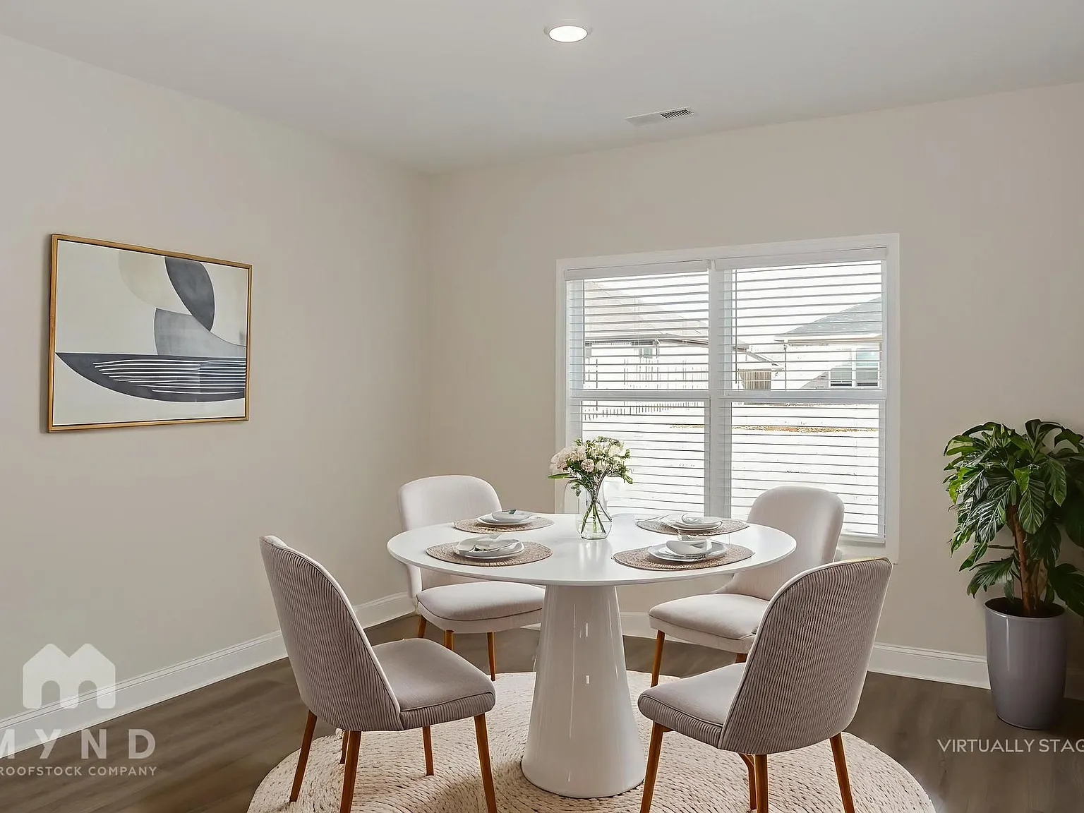 3 bed, 2.0 bath, 1620 sqft, $1,659 — Photo 3
